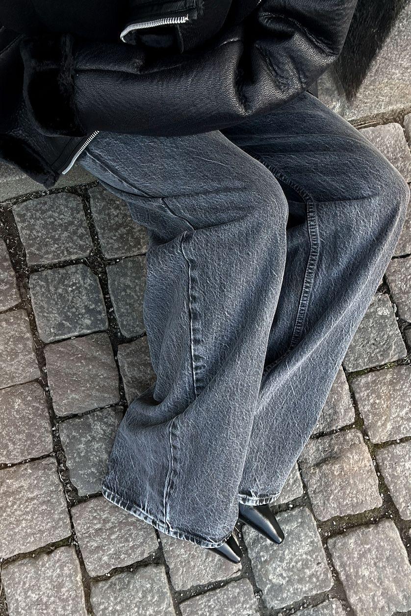 Low Waist Wide Leg Jeans Product Image