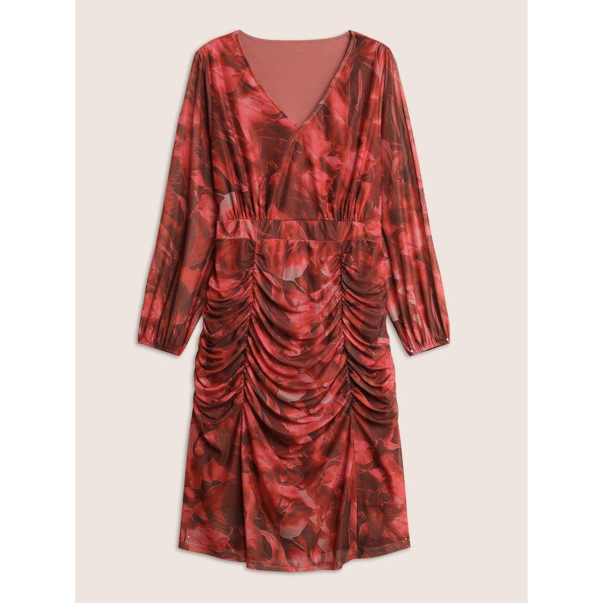 Plus Size Floral Print Pocket Ruched Hem Dress Raspberry Women Elegant Gathered V-neck Long Sleeve Curvy Midi Dress BloomChic 10/M Product Image