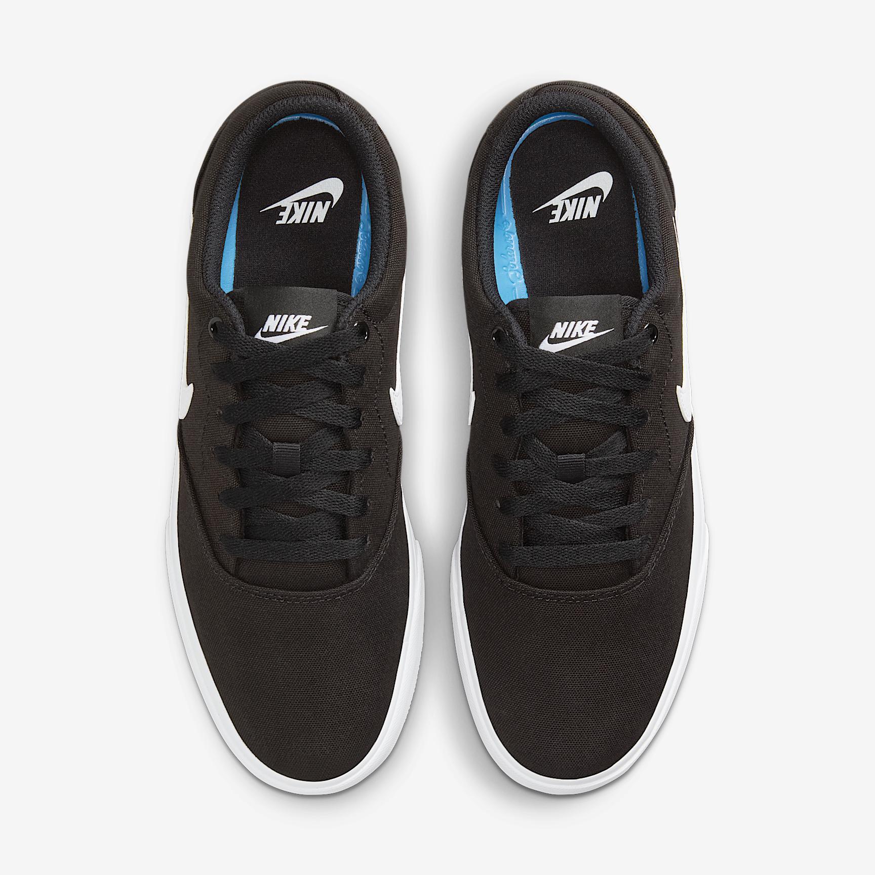Nike Charge Canvas Women's Shoes Product Image