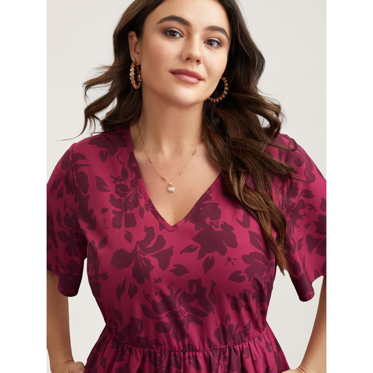 Plus Size Romantic Flower Print Pockets Midi Dress RedViolet Women Elegant Non V-neck Short sleeve Curvy BloomChic 12/L Product Image