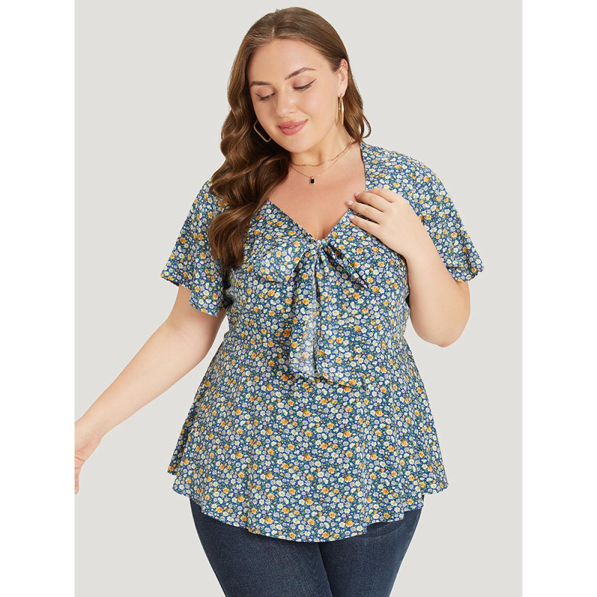Plus Size DarkBlue Ditsy Floral Knot V Neck Blouse Women Elegant Short sleeve V-neck Dailywear Blouses BloomChic 28/5X Product Image