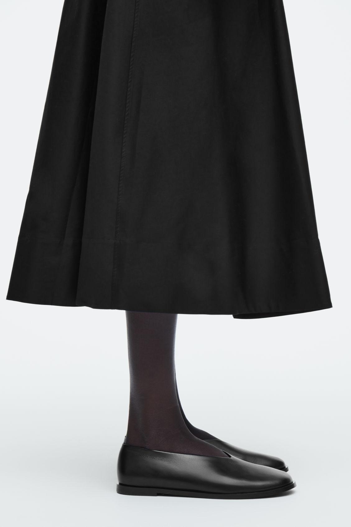 LEATHER BALLET FLATS Product Image