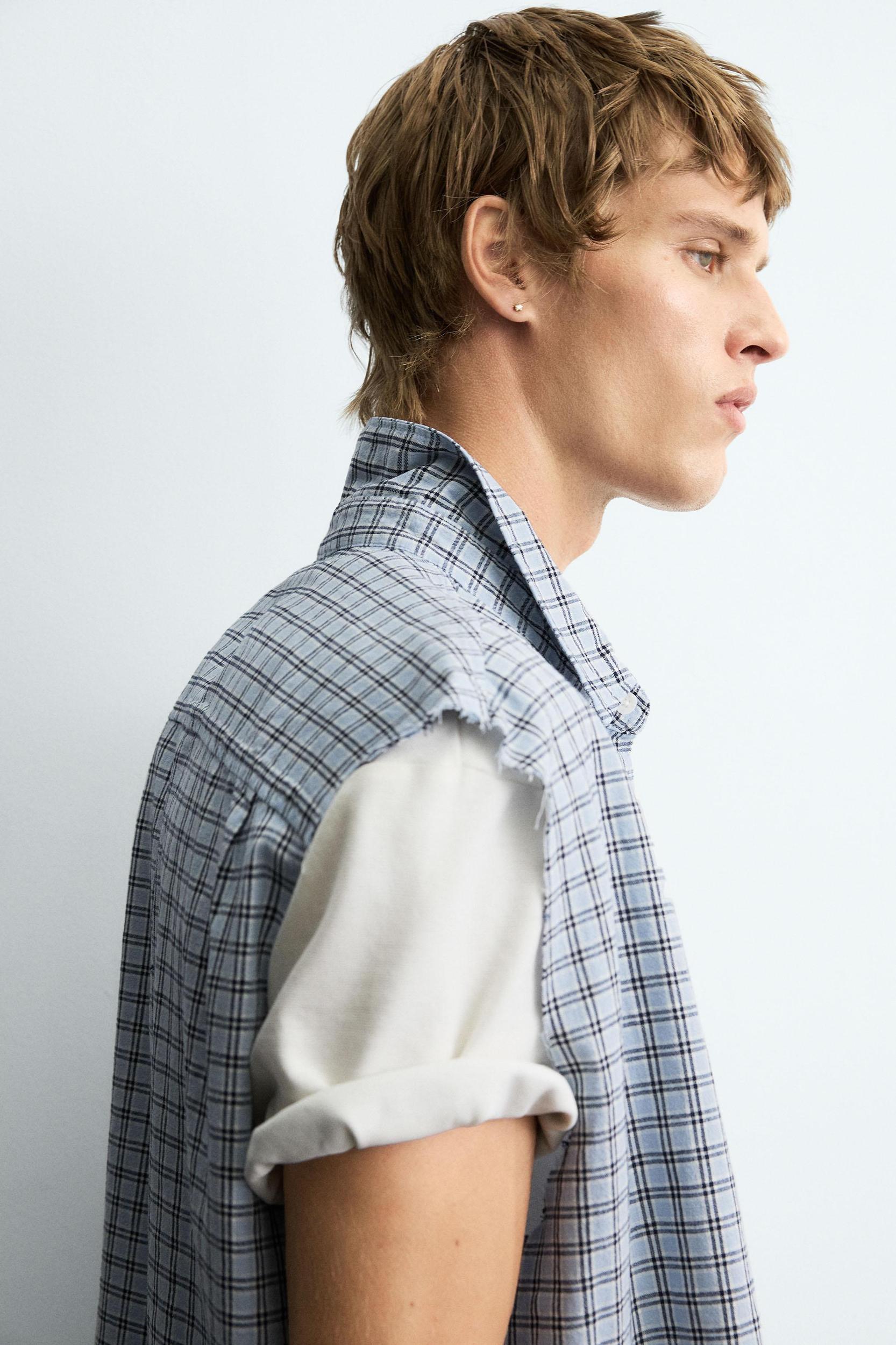 PLAID CROPPED FIT SHIRT Product Image