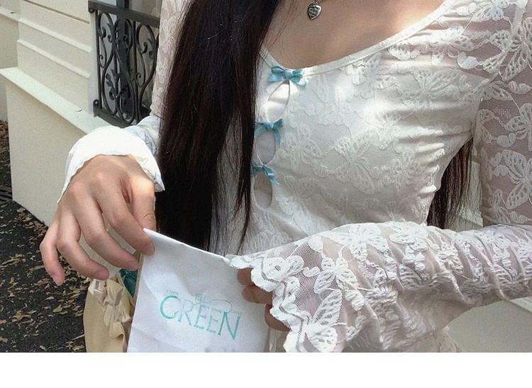 Set: Long Sleeve V-Neck Plain Bow Cutout Lace Top + Tube Top Product Image