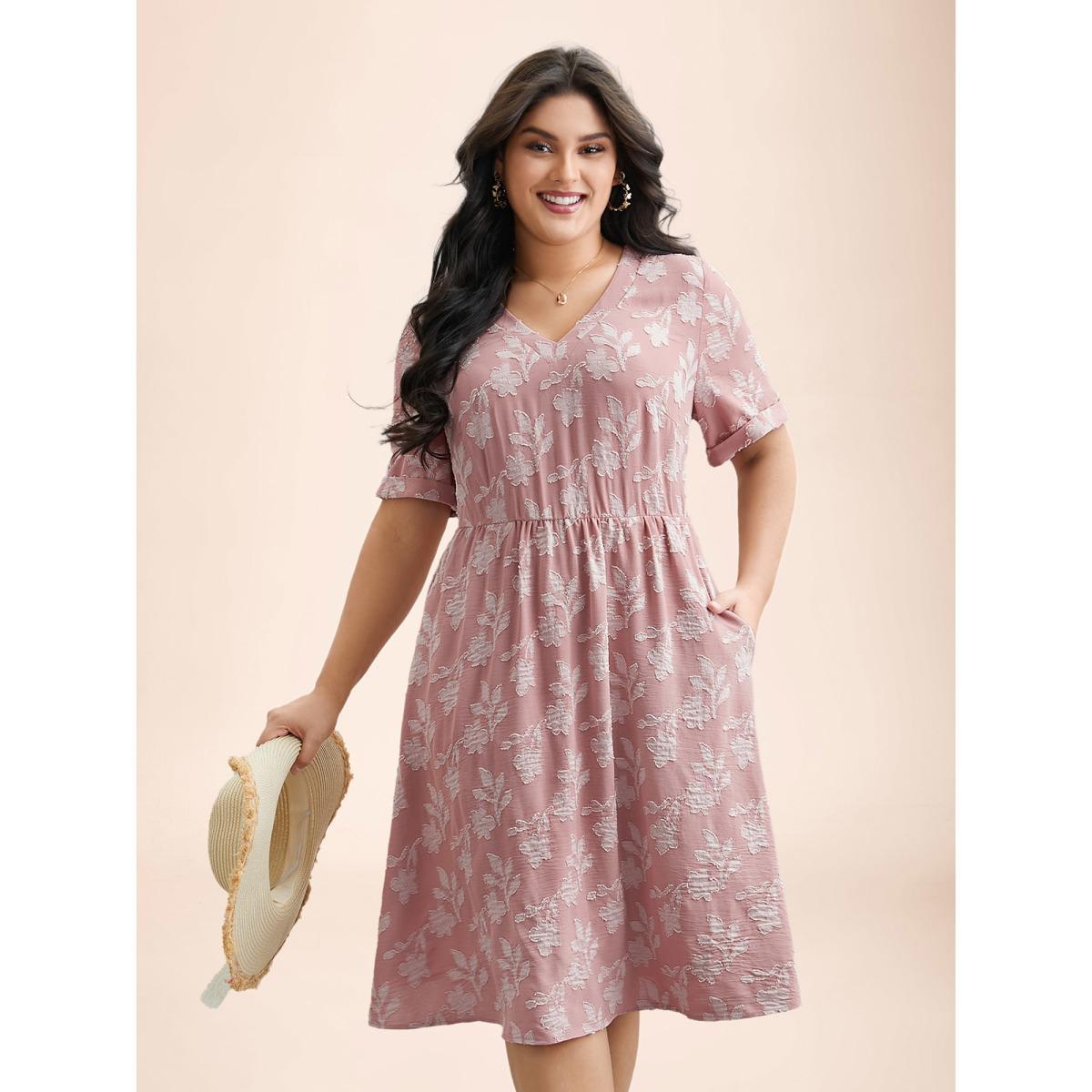 Plus Size V-Neck Floral Textured Pockets Dress Crepe Women Elegant Texture V-neck Short sleeve Curvy BloomChic 18-20/2X Product Image