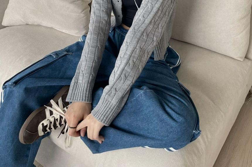 Plain Round Neck Slim-Fit Cardigan Product Image