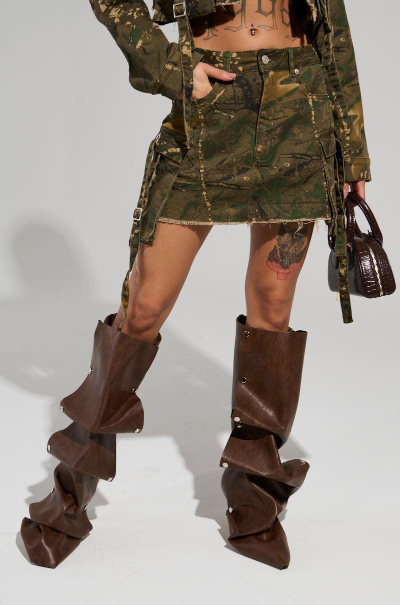 RUNNING FREE MINI SKIRT Product Image