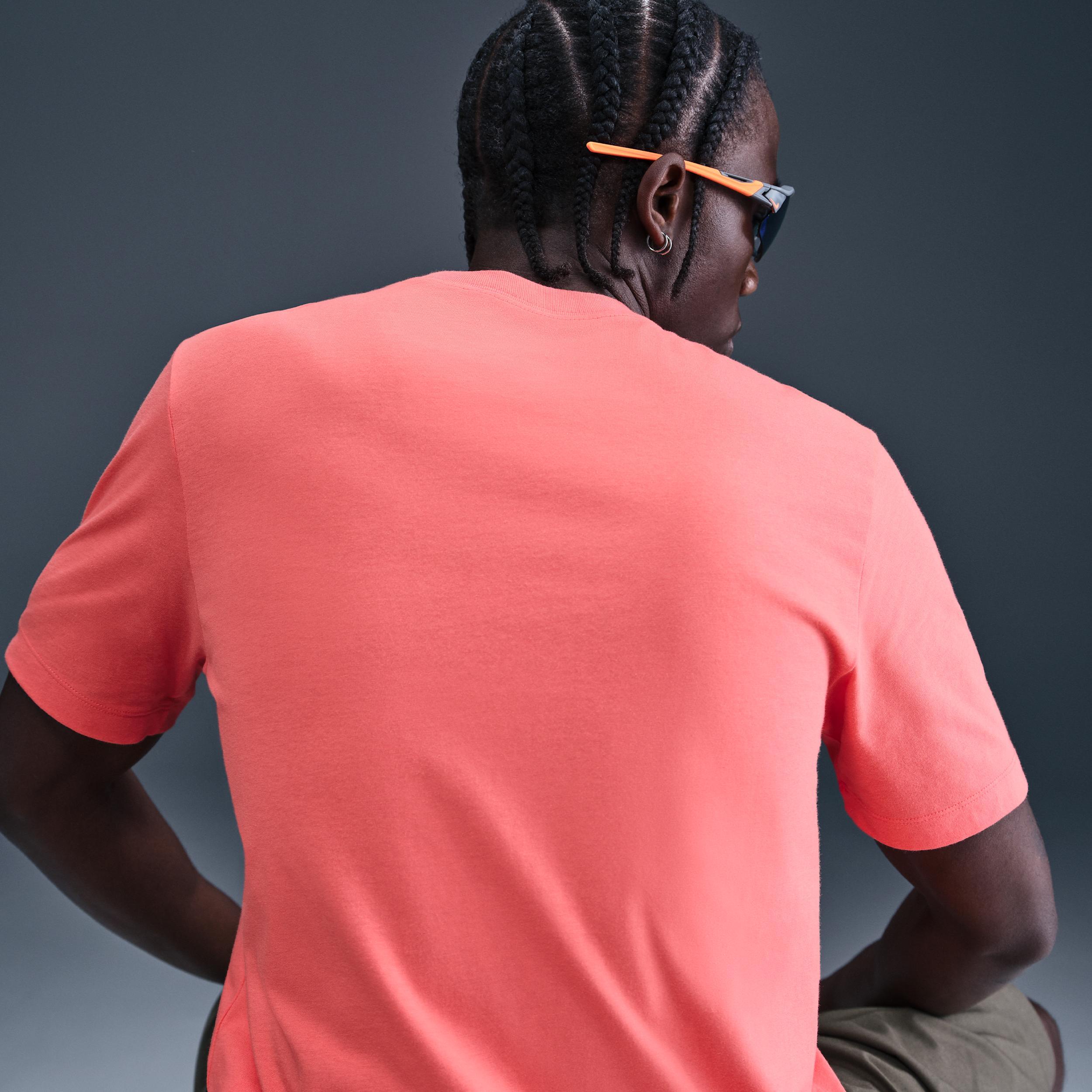 Men's Nike Sportswear Club T-Shirt Product Image