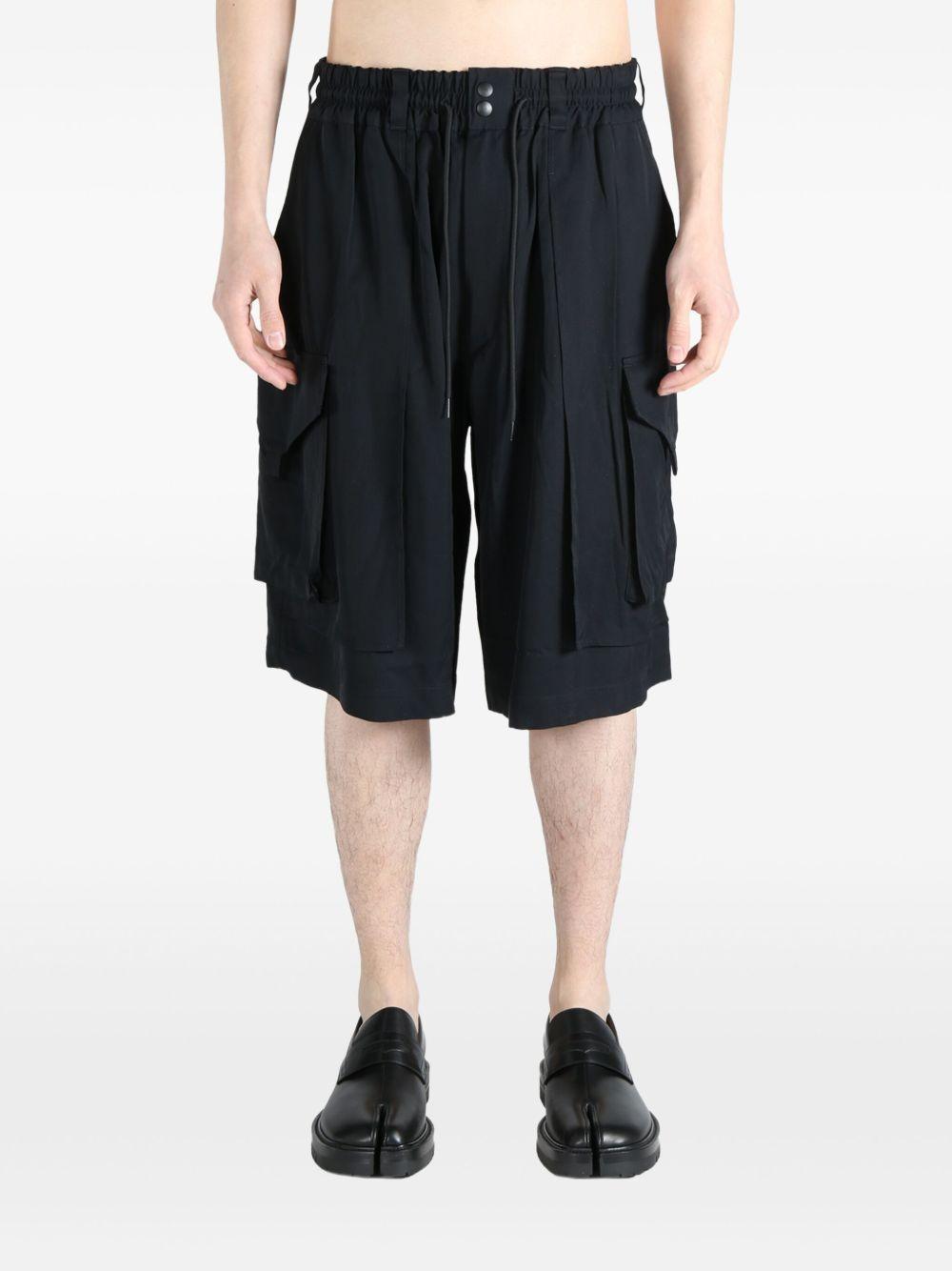 drawstring-fastening shorts  Product Image