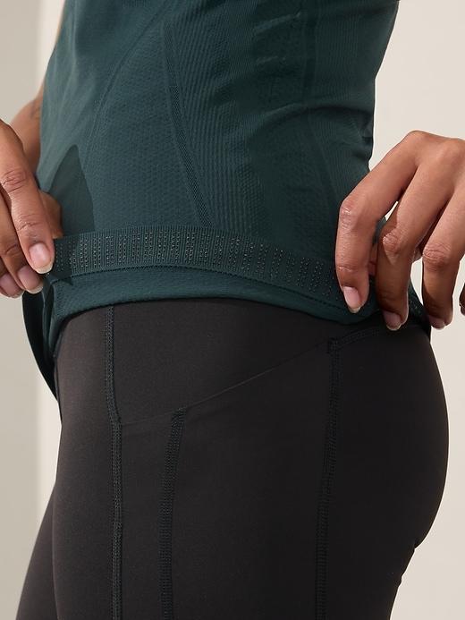 Momentum Seamless Tank Product Image