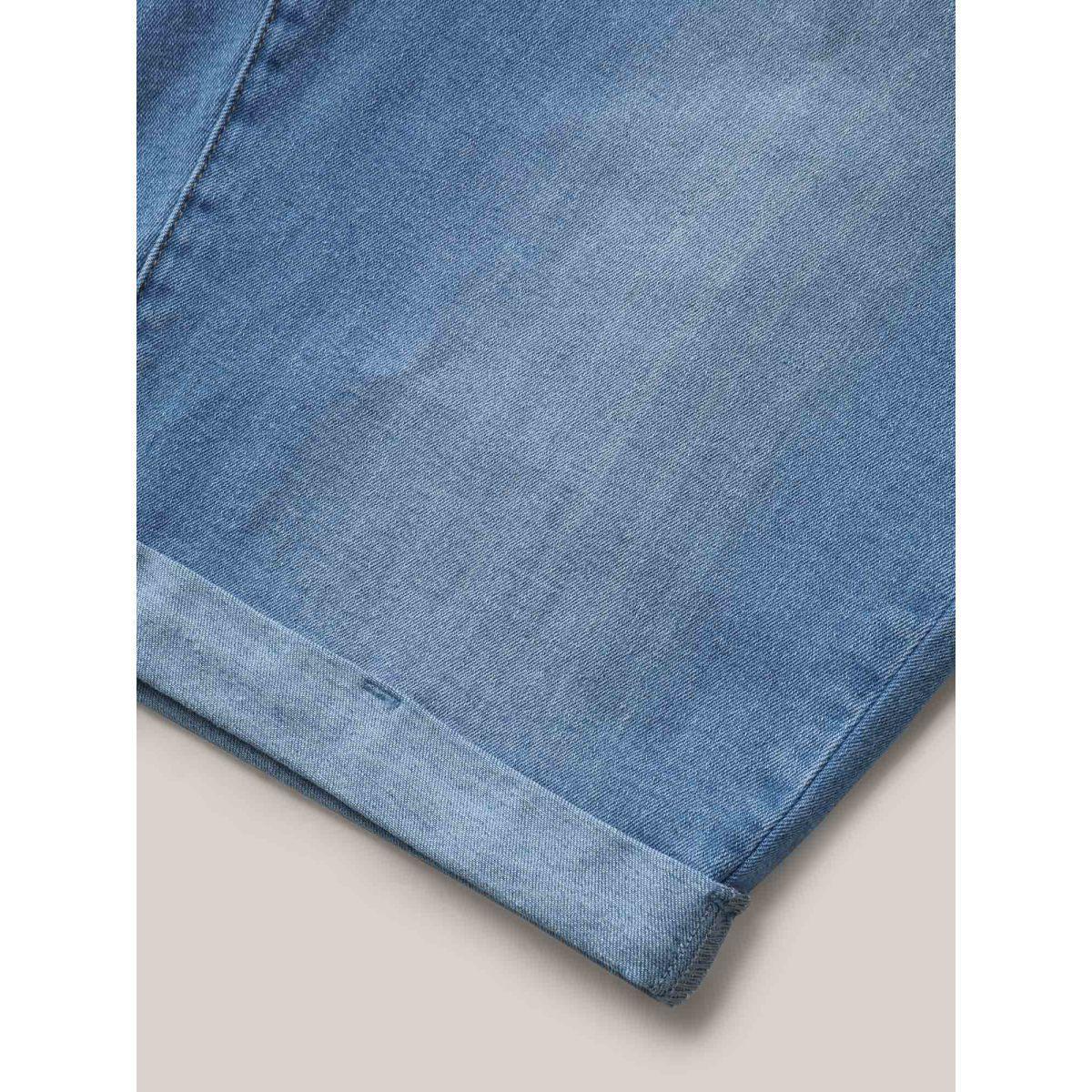 Plus Size Pull-On Stretchy Waist Denim Shorts Women Denimblue Medium stretch Everyday-Casual Slanted pocket Denim Shorts BloomChic 20/2X Product Image