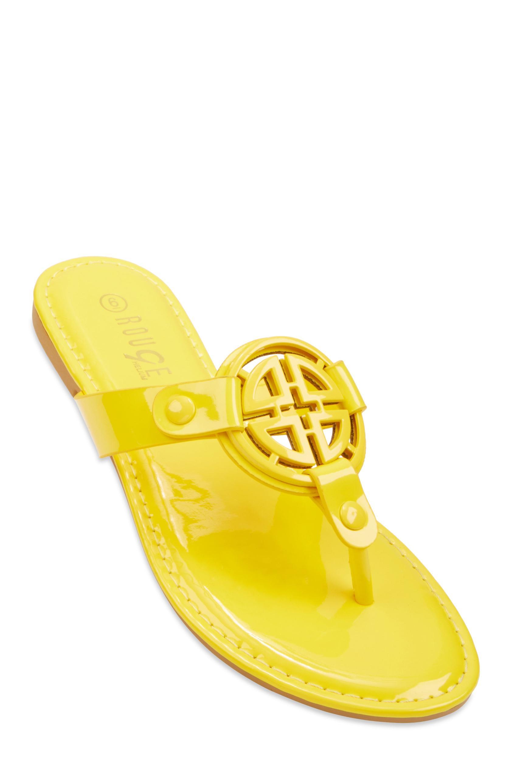 Womens Geometric Pendant Thong Sandals Product Image