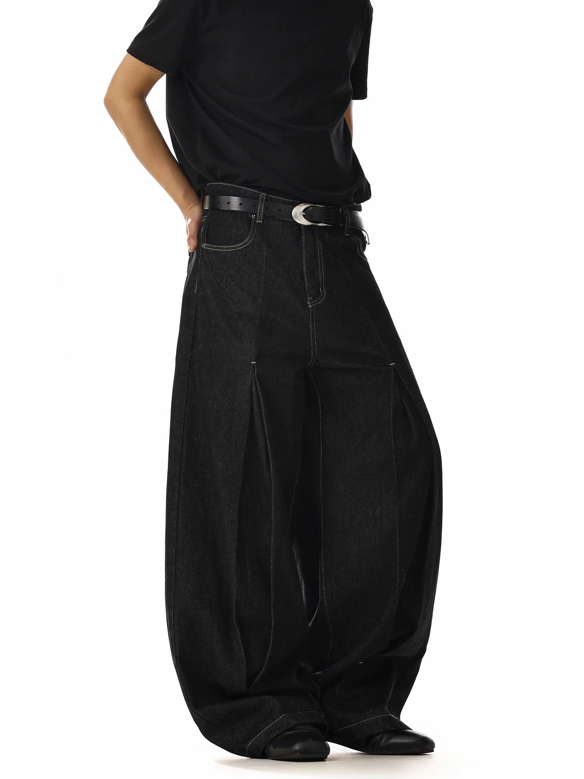 RT No. 18216 BLACK PLEATED DENIM JEANS Product Image