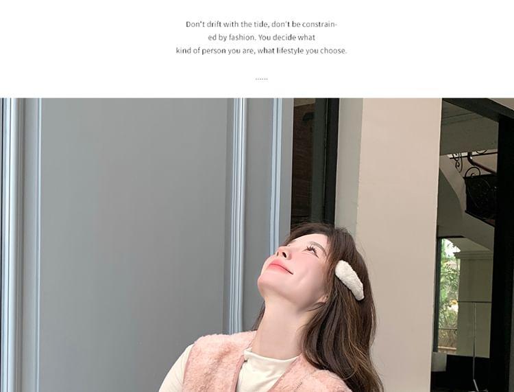 V-Neck Fleece Zip-Up Vest Product Image