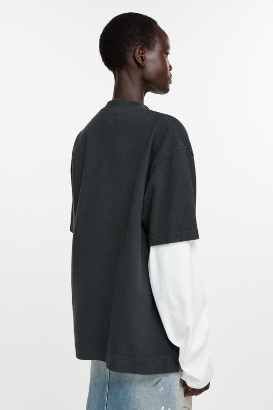 Logo t-shirt - Relaxed fit Product Image
