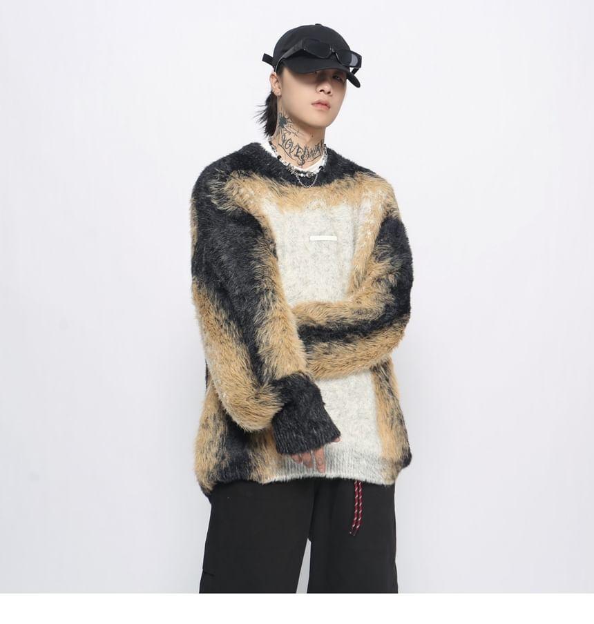 Crew Neck Patterned Sweater Product Image