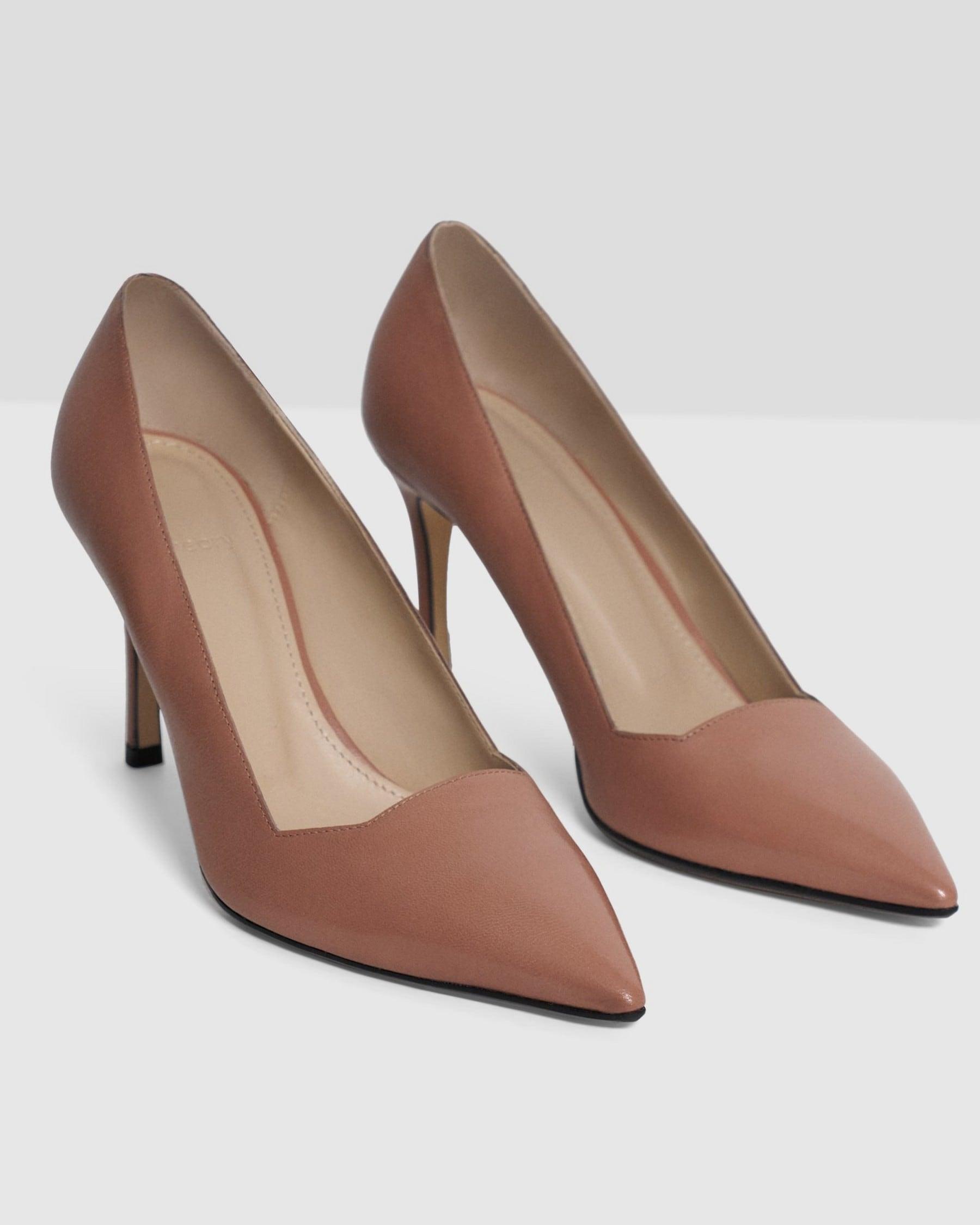 Pump in Leather Product Image