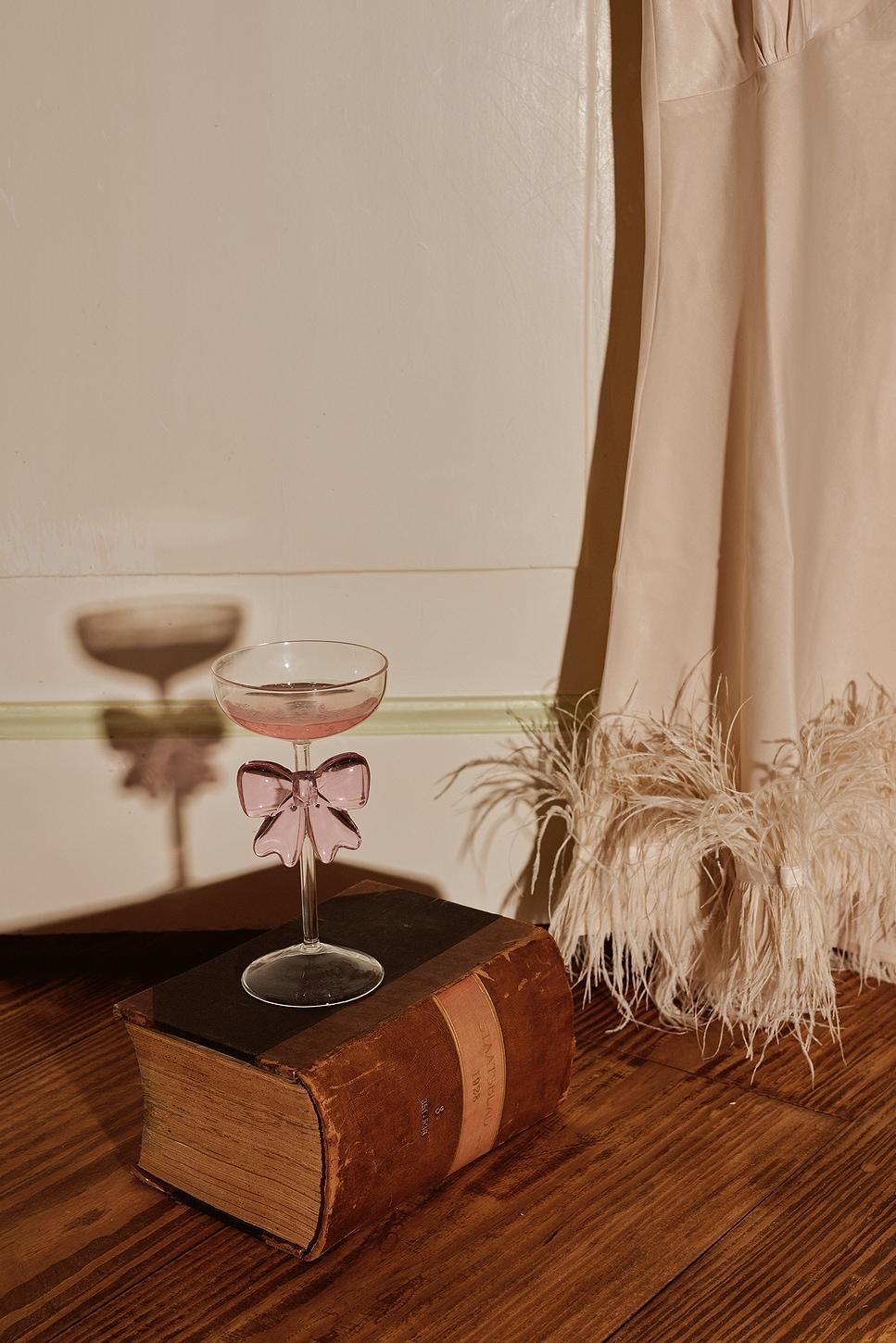 Pink Bow Glass Lepel Club Product Image