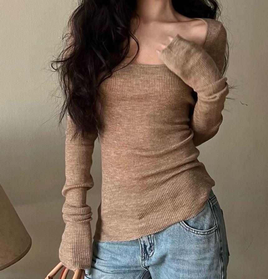 Long-Sleeve Scoop Neck Plain Slim Fit Knit Top Product Image