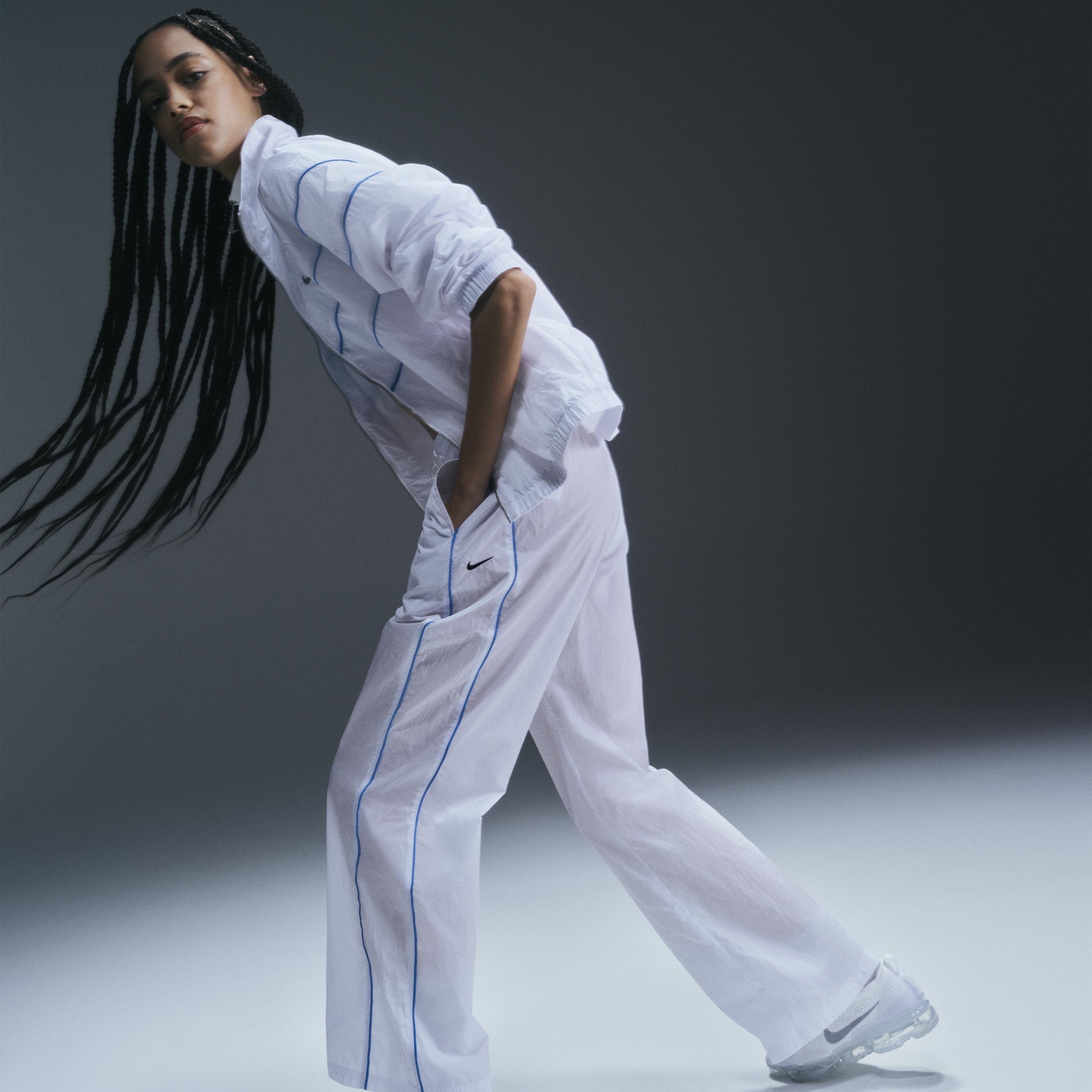Nike Windrunner Women's High-Waisted Woven Open-Hem Pants Product Image