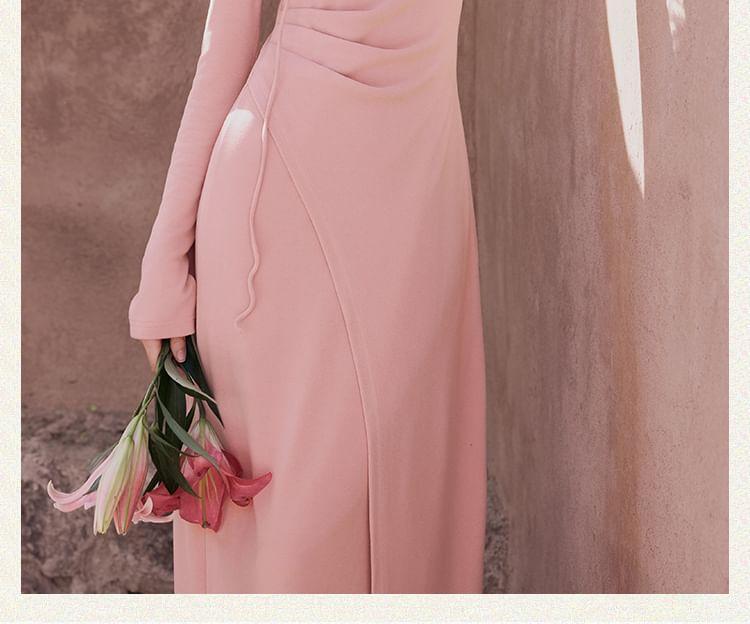 Long-Sleeve Scoop Neck Plain Slit Flower Accent Midi Sheath Knit Dress Product Image