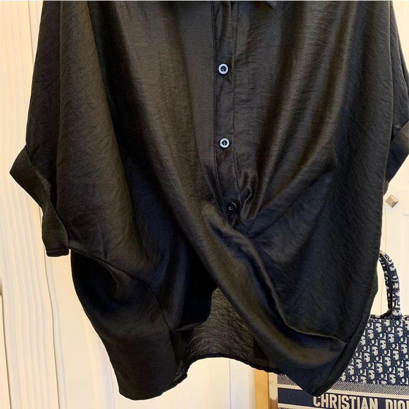 Short-Sleeve Plain Asymmetrical Button-Up Shirt Product Image
