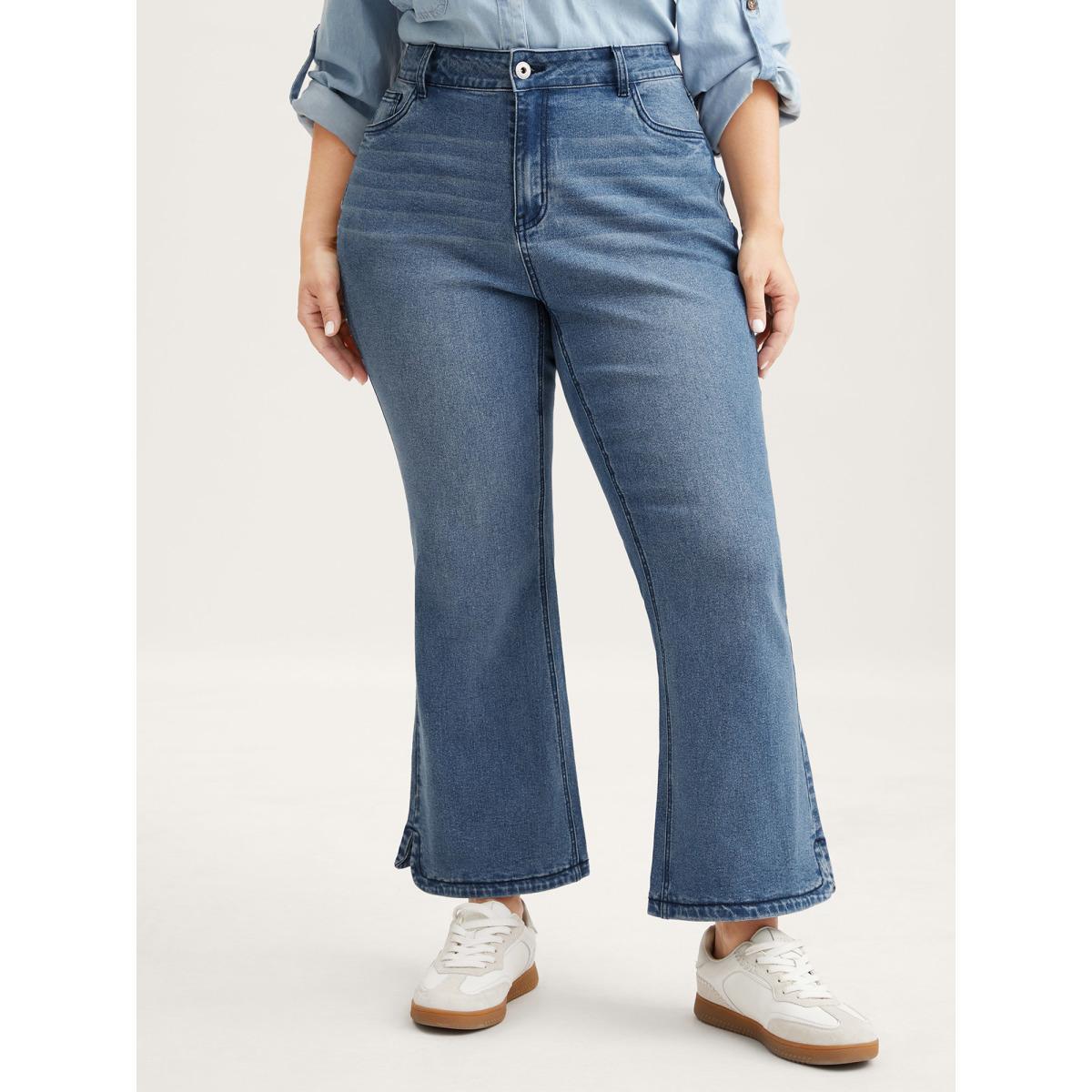 Plus Size Stretch Butt-Lifting Flare Jeans Women Denimblue High stretch Slanted pocket Jeans BloomChic 28/5X Product Image