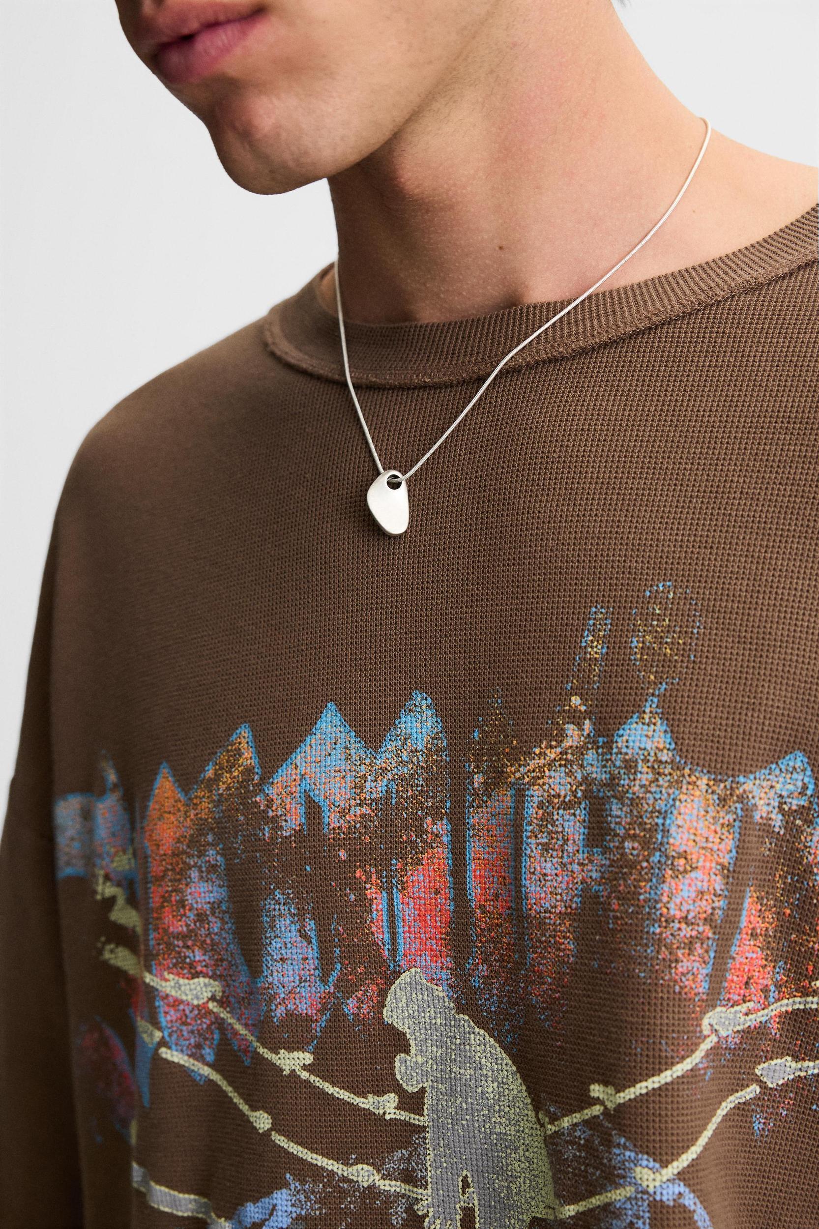 TONAL PENDANT NECKLACE Product Image