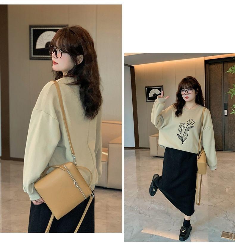 Plus Size Round Neck Drop Shoulder Floral Print Sweatshirt Product Image
