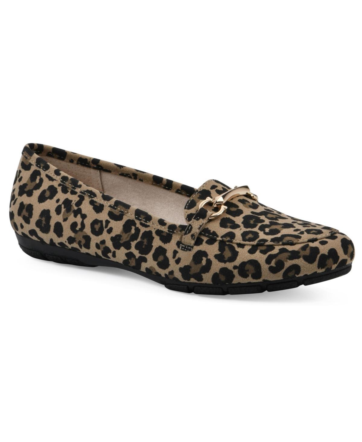 Cliffs by White Mountain Glowing Women's Loafers, Size: 6.5, Blue Patent Product Image