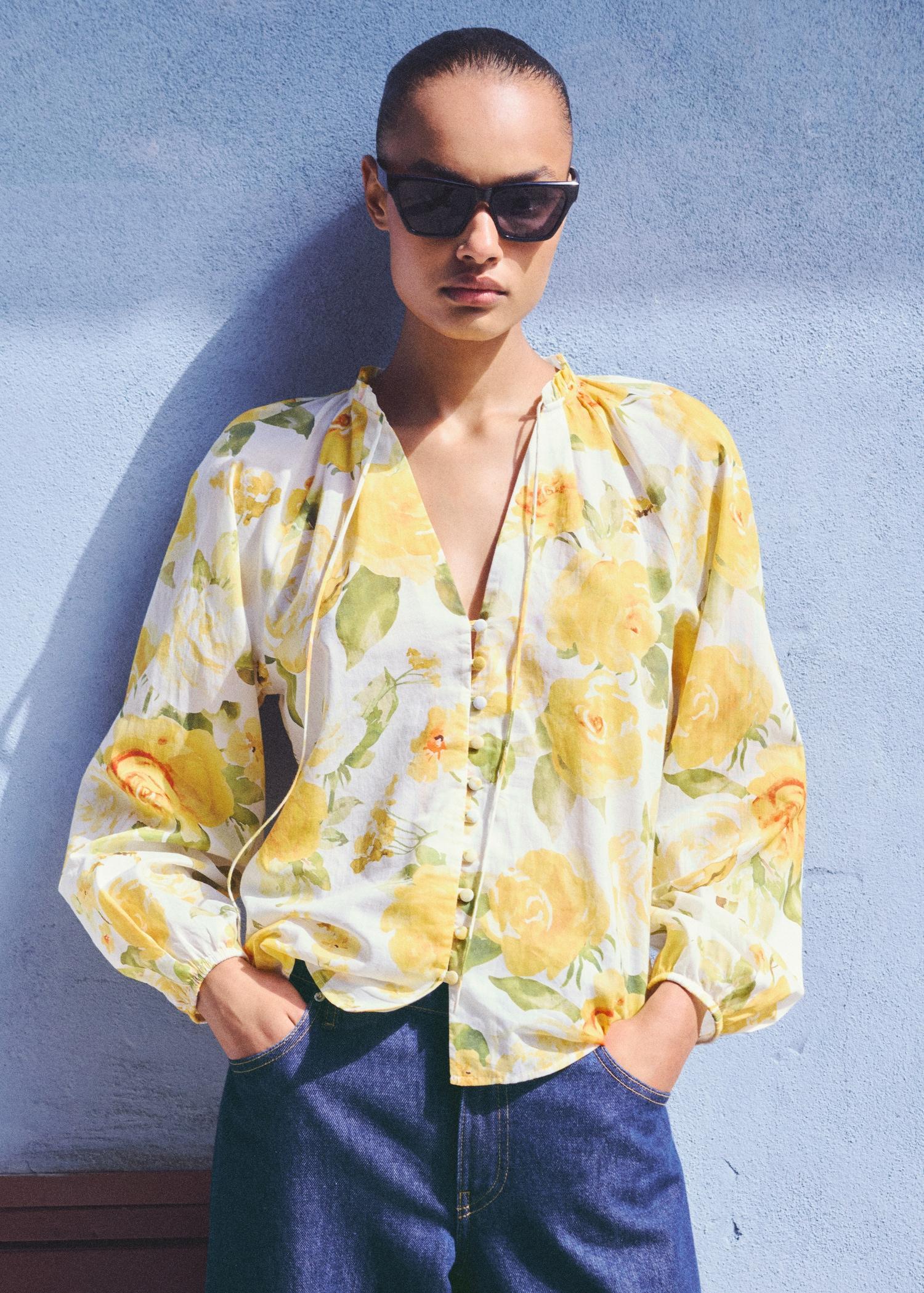 Floral cotton blouse - Women | MANGO USA Product Image