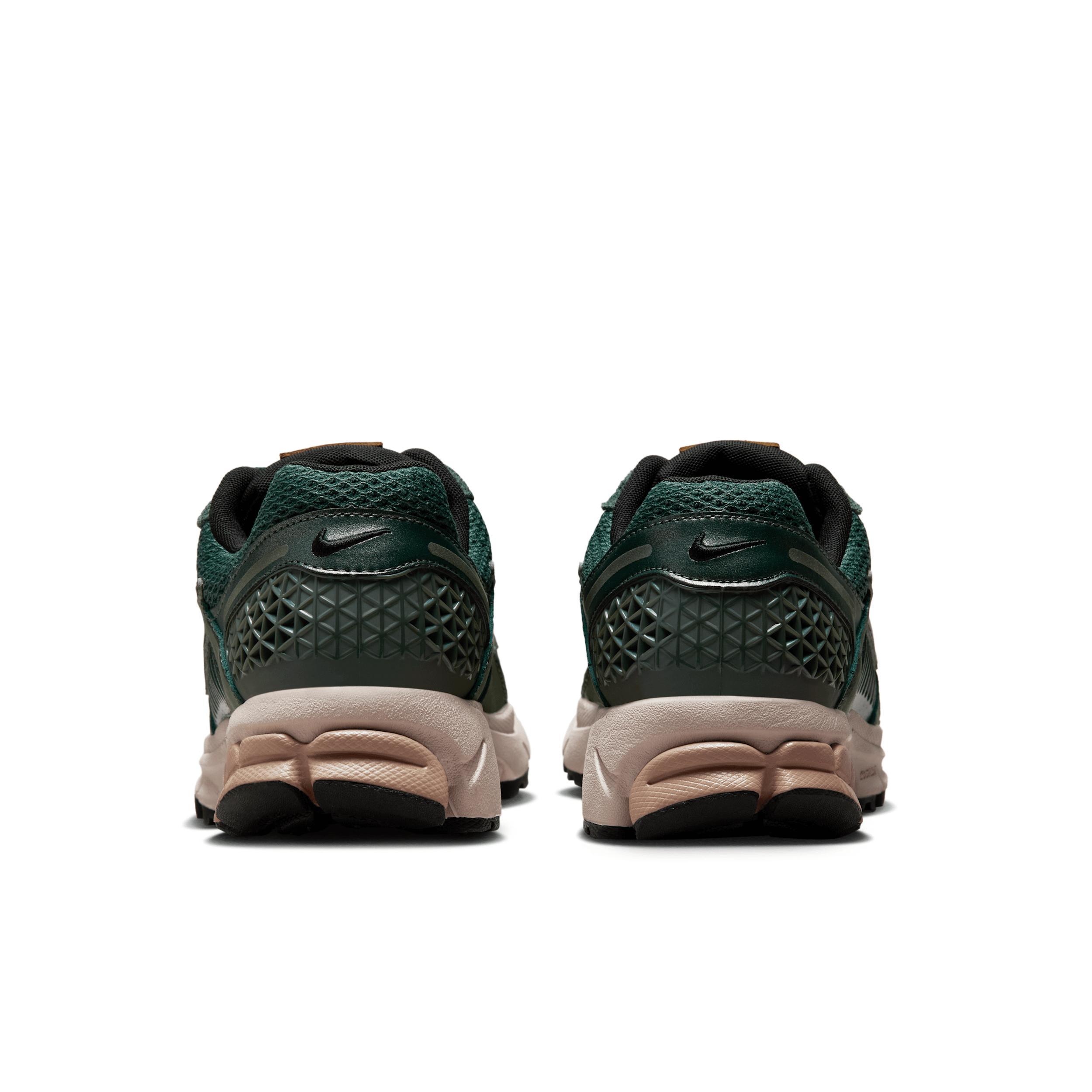 Nike Womens Zoom Vomero 5 Casual Shoes Product Image