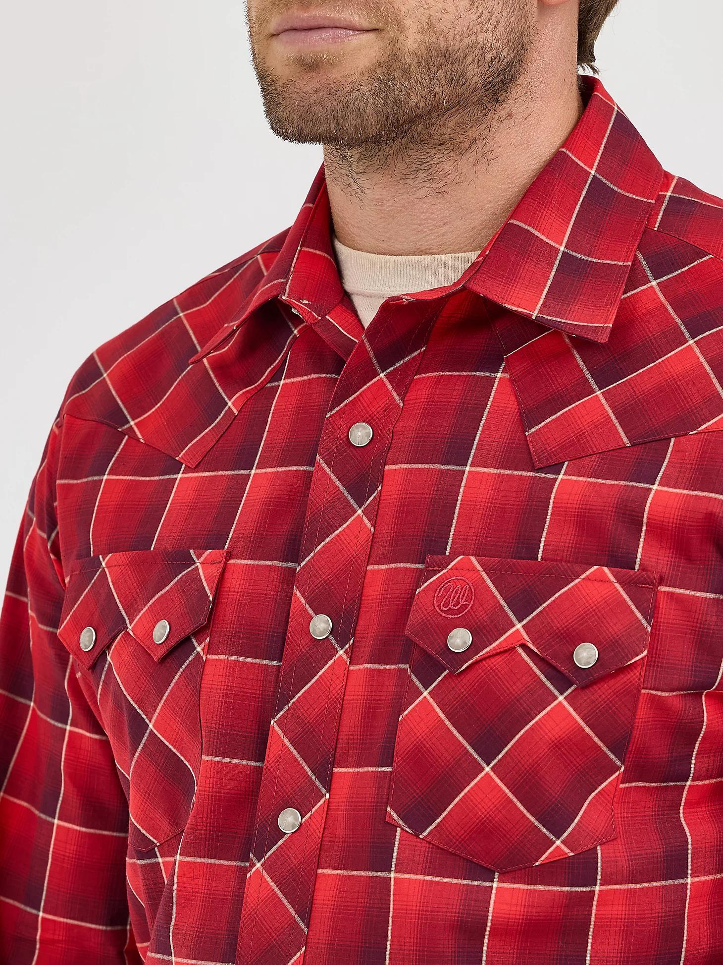 Men's Wrangler Retro® Long Sleeve Sawtooth Snap Pocket Western Shirt | Men's SHIRTS | Wrangler® Product Image