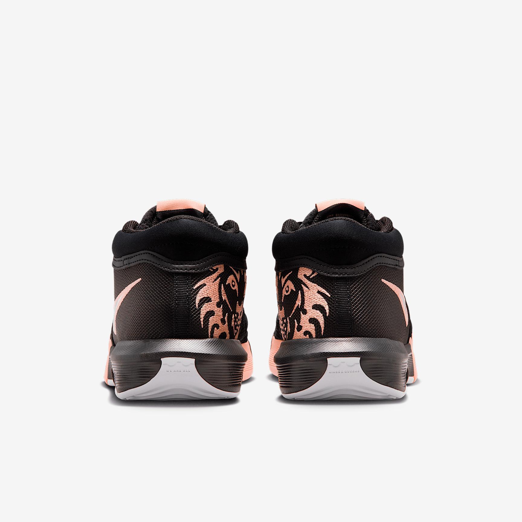 Nike Men's LeBron Witness VIII Basketball Shoes Product Image