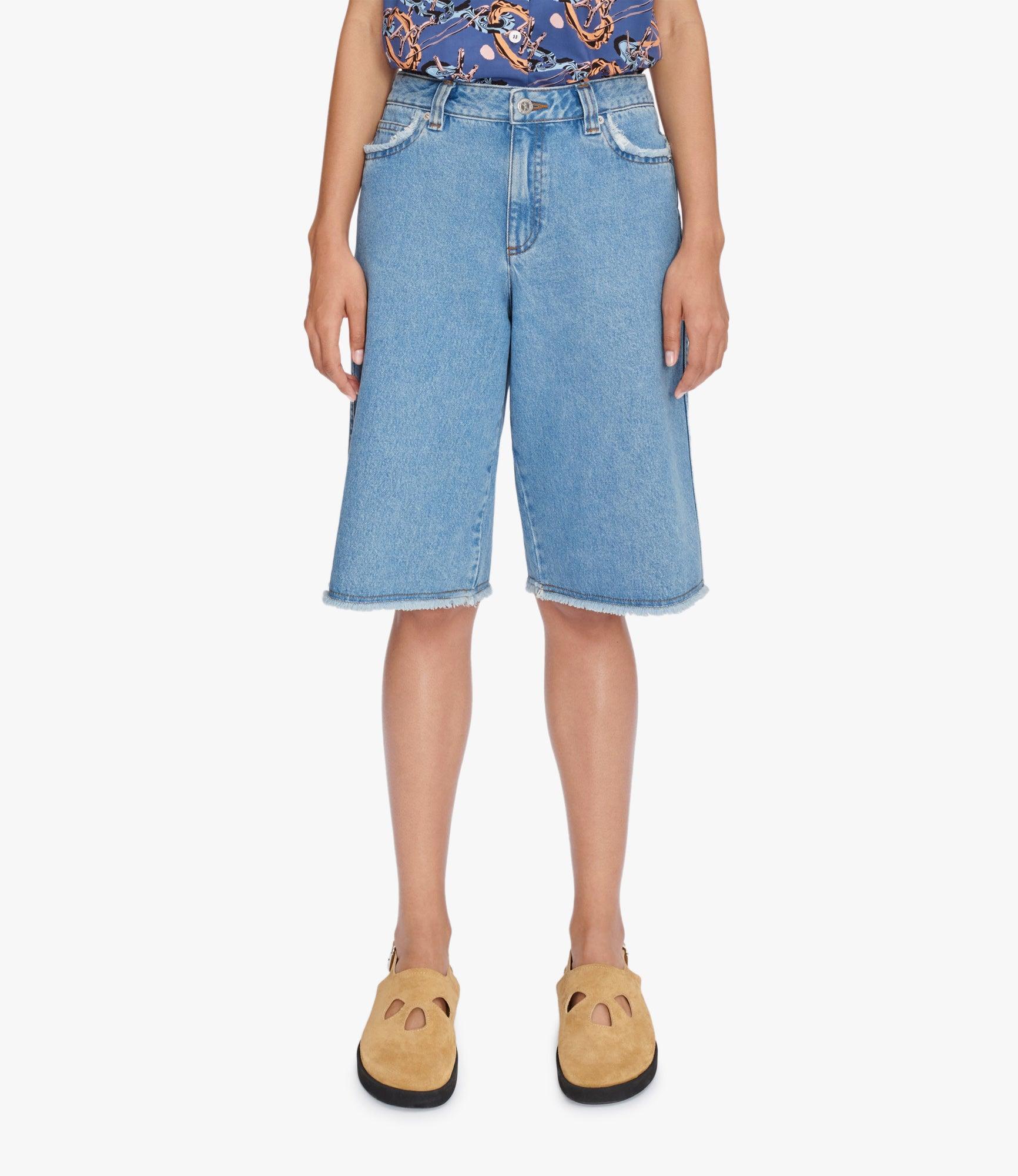 Beverly shorts Female Product Image