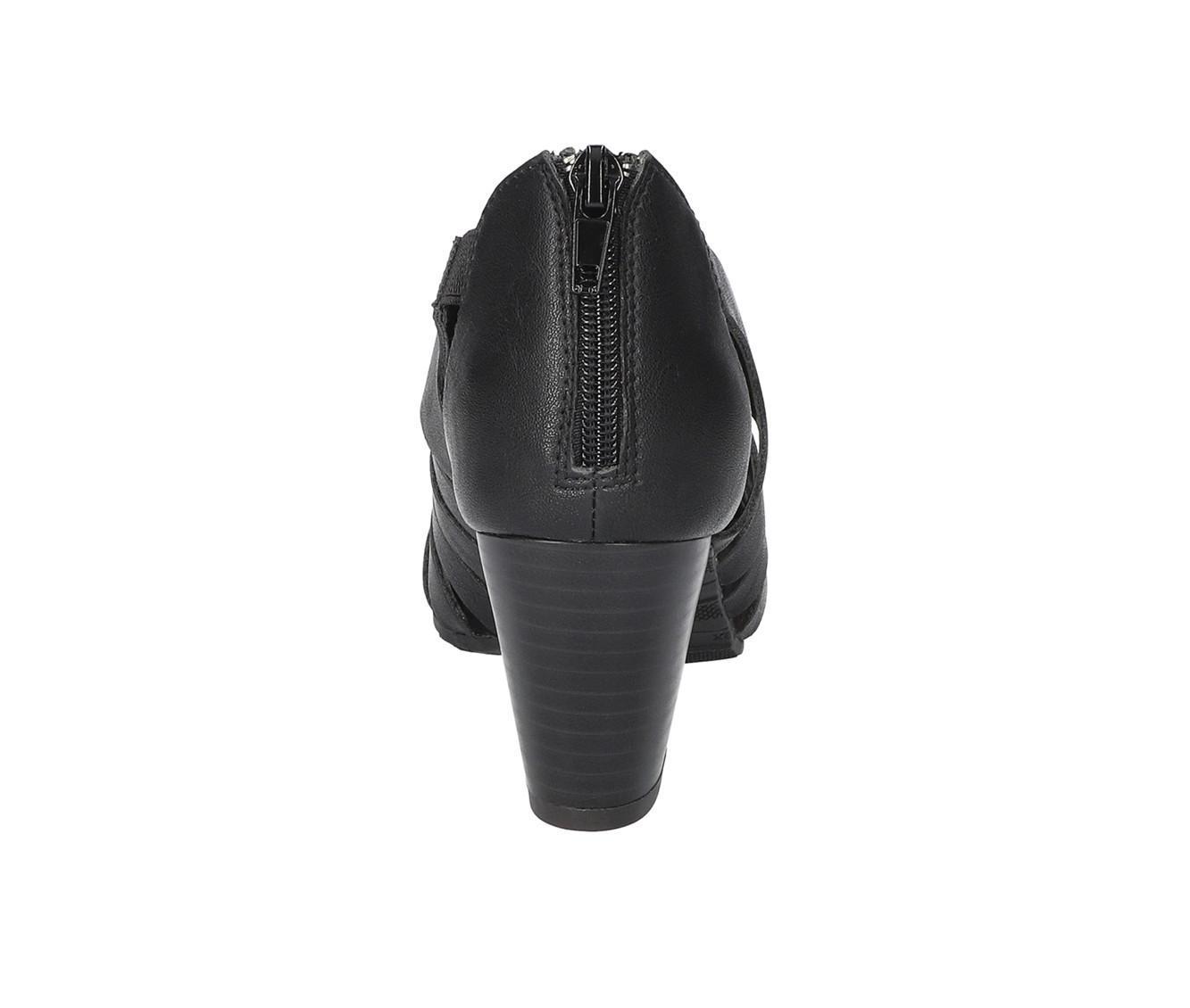 Women's Easy Street Vanni Pumps Product Image