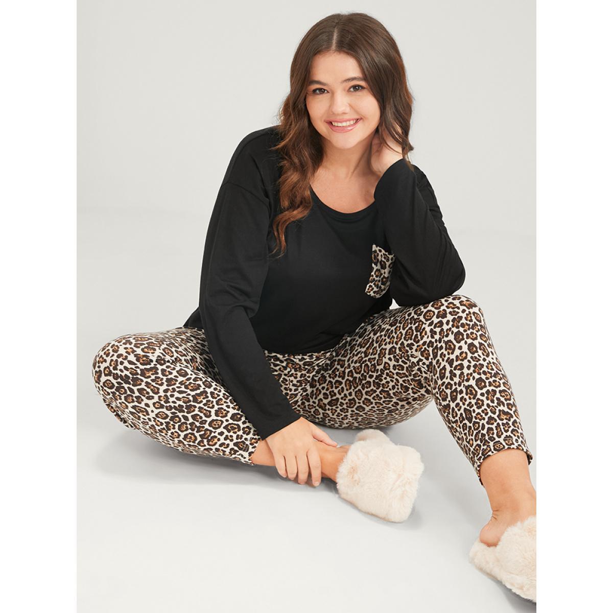 Plus Size Leopard Print Pocket Pajama Set Women Black Casual Leopard Patchwork V-neck Loungewear BloomChic 26/4X Product Image