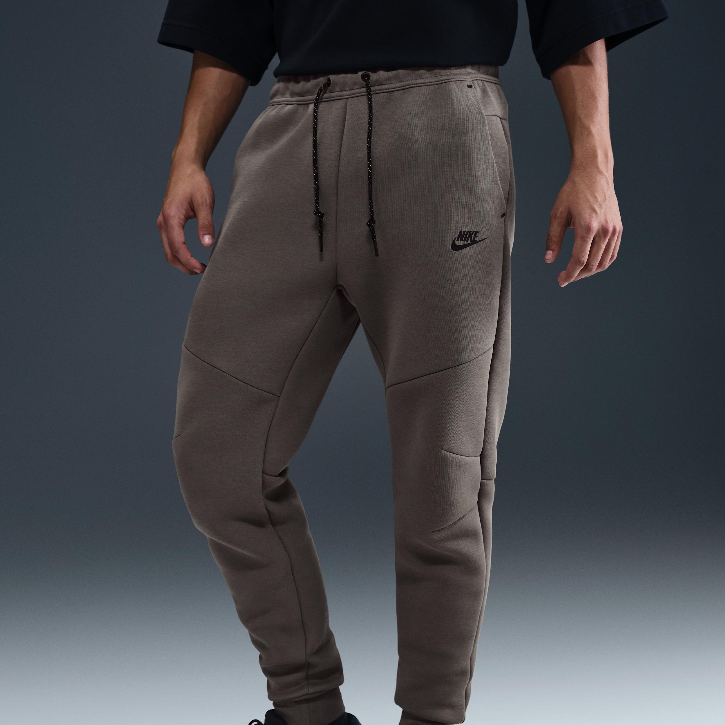 Nike Men's Tech Fleece Jogger Pants Product Image