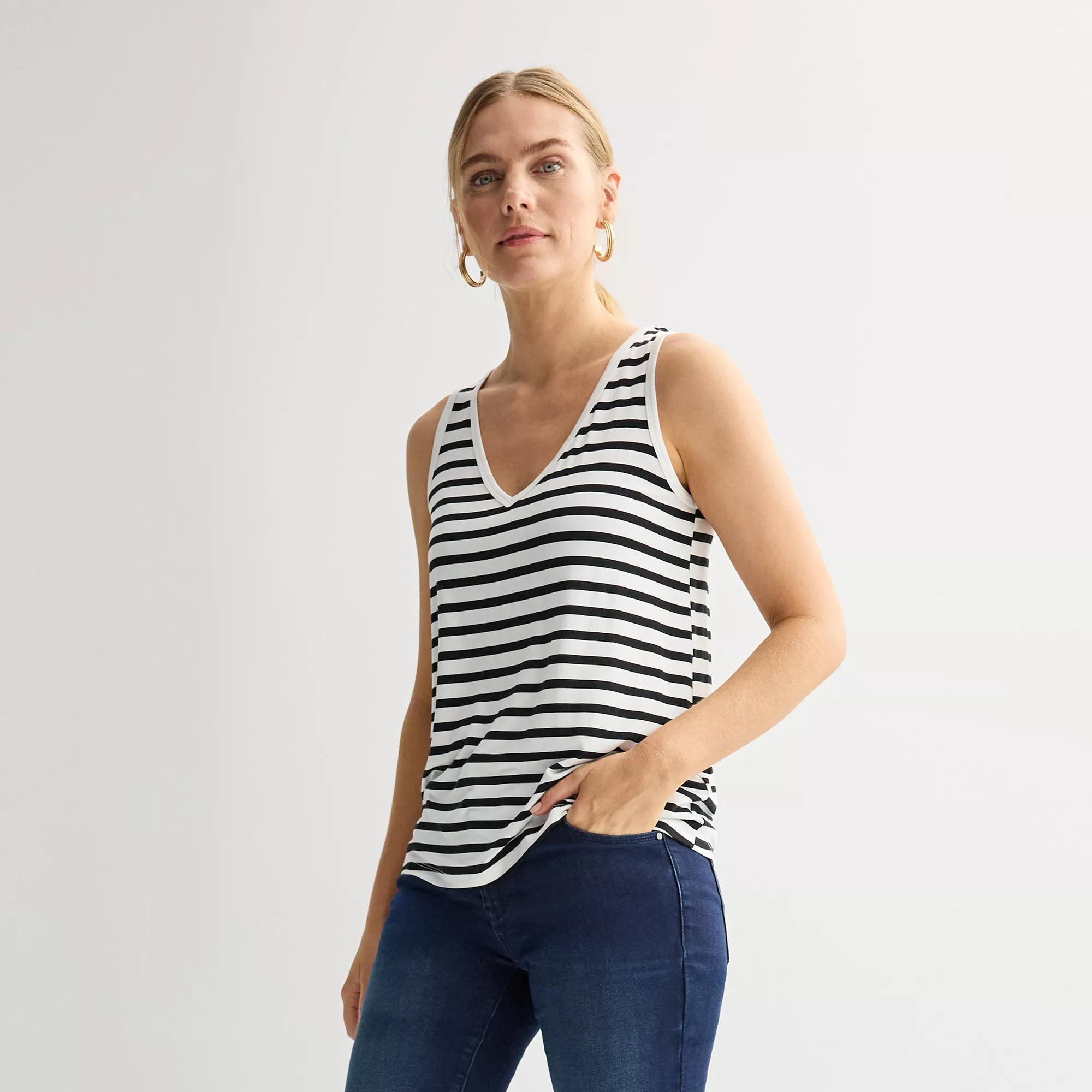 Petite Nine West Essential V-Neck Easy Tank Top, Womens Product Image
