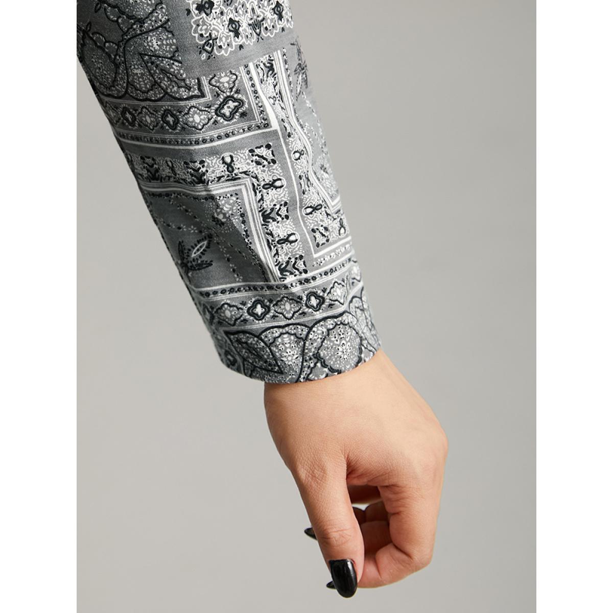 Plus Size Bandana Print Crew Neck Raglan Sleeve T-shirt Gray Women Casual Printed Bohemian Print Round Neck Dailywear T-shirts BloomChic 28/5X Product Image
