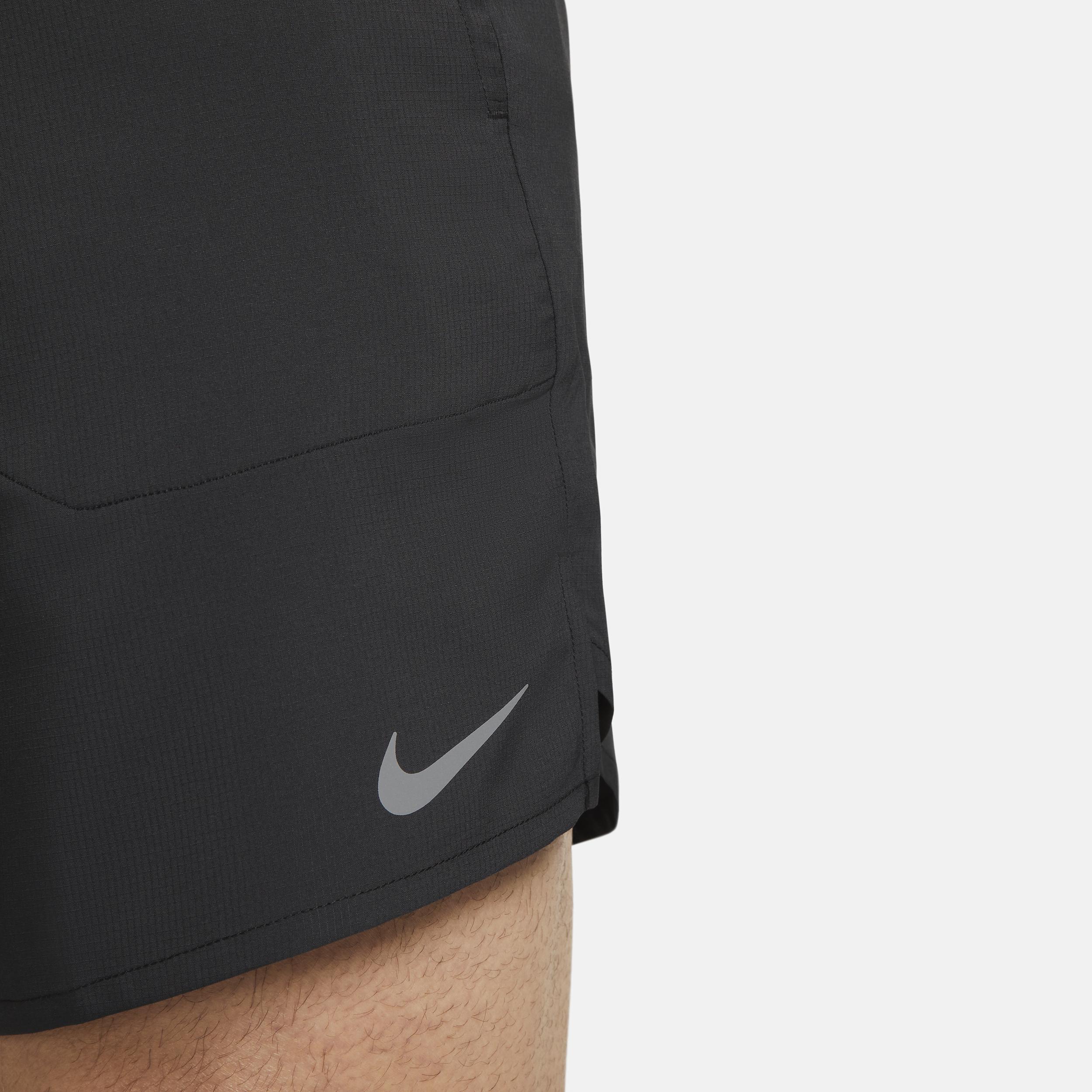 Nike Men's Stride Dri-FIT 7" Brief-Lined Running Shorts Product Image