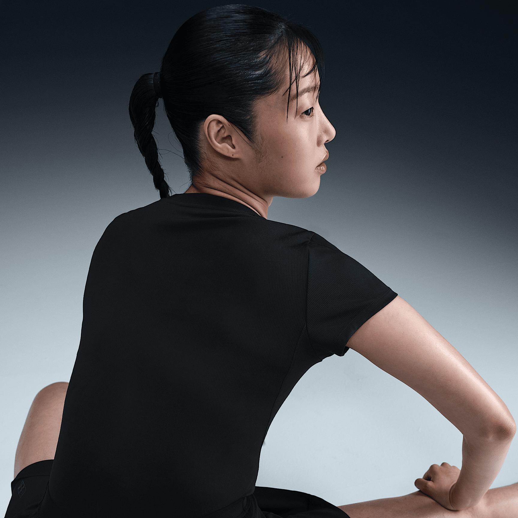 Nike Women's Court Advantage Dri-FIT Short-Sleeve Tennis Top Product Image