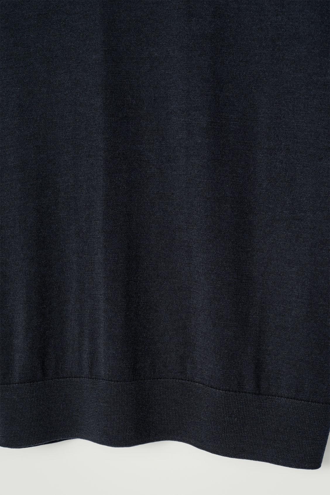SLIM-FIT MERINO WOOL T-SHIRT Product Image
