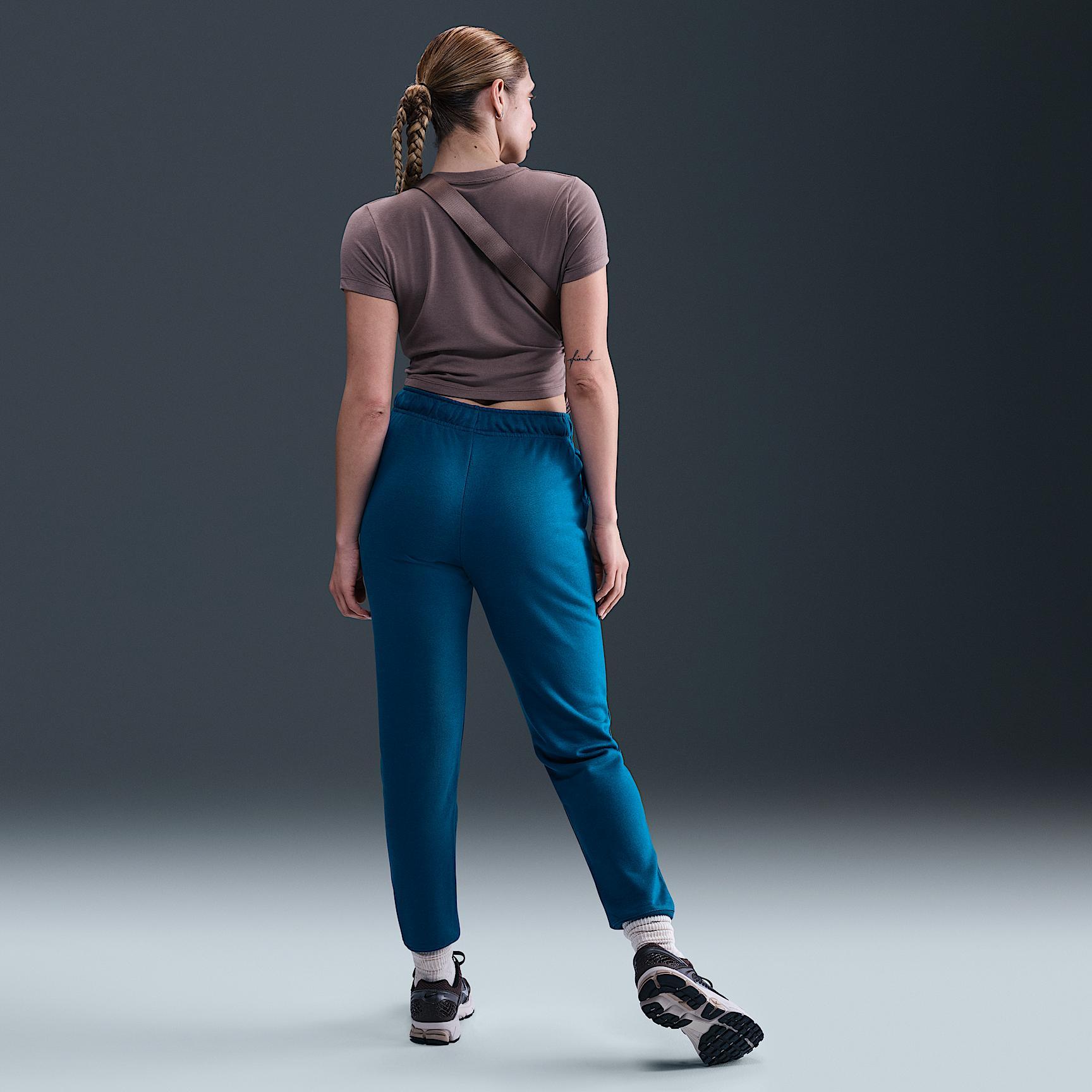 Women's Nike Sportswear Club Fleece Mid-Rise Jogger Pants Product Image