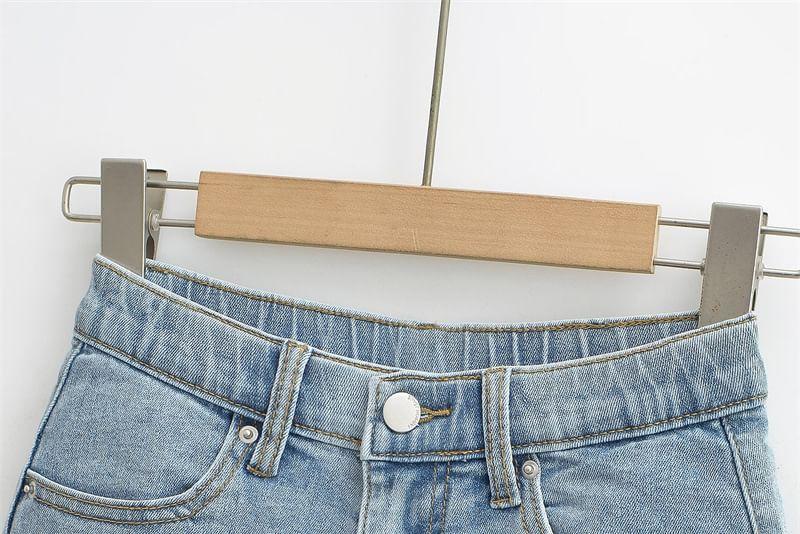 Mid Rise Washed Denim Hot Pants Product Image