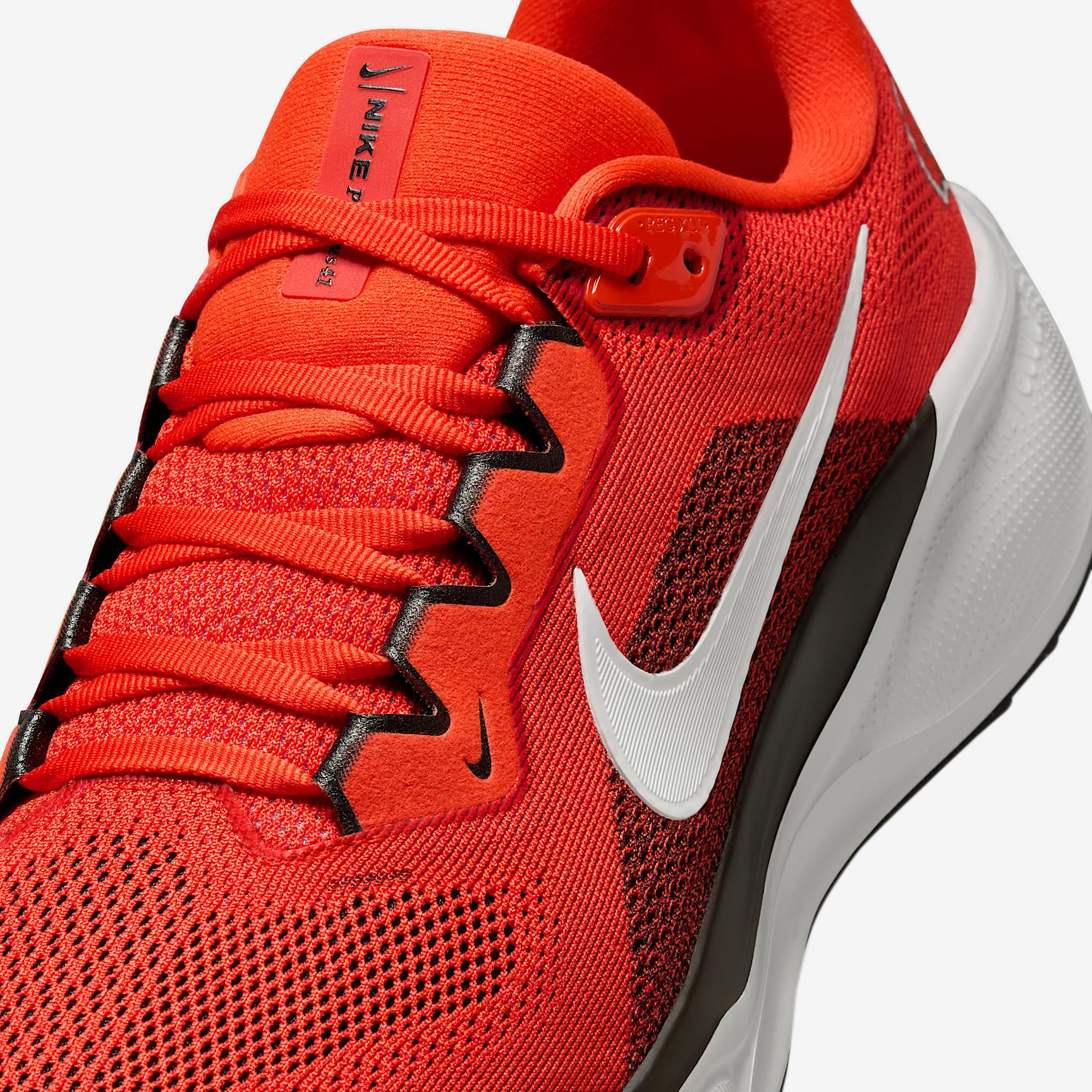 Cleveland Browns Pegasus 41 Men's Nike NFL Road Running Shoes Product Image