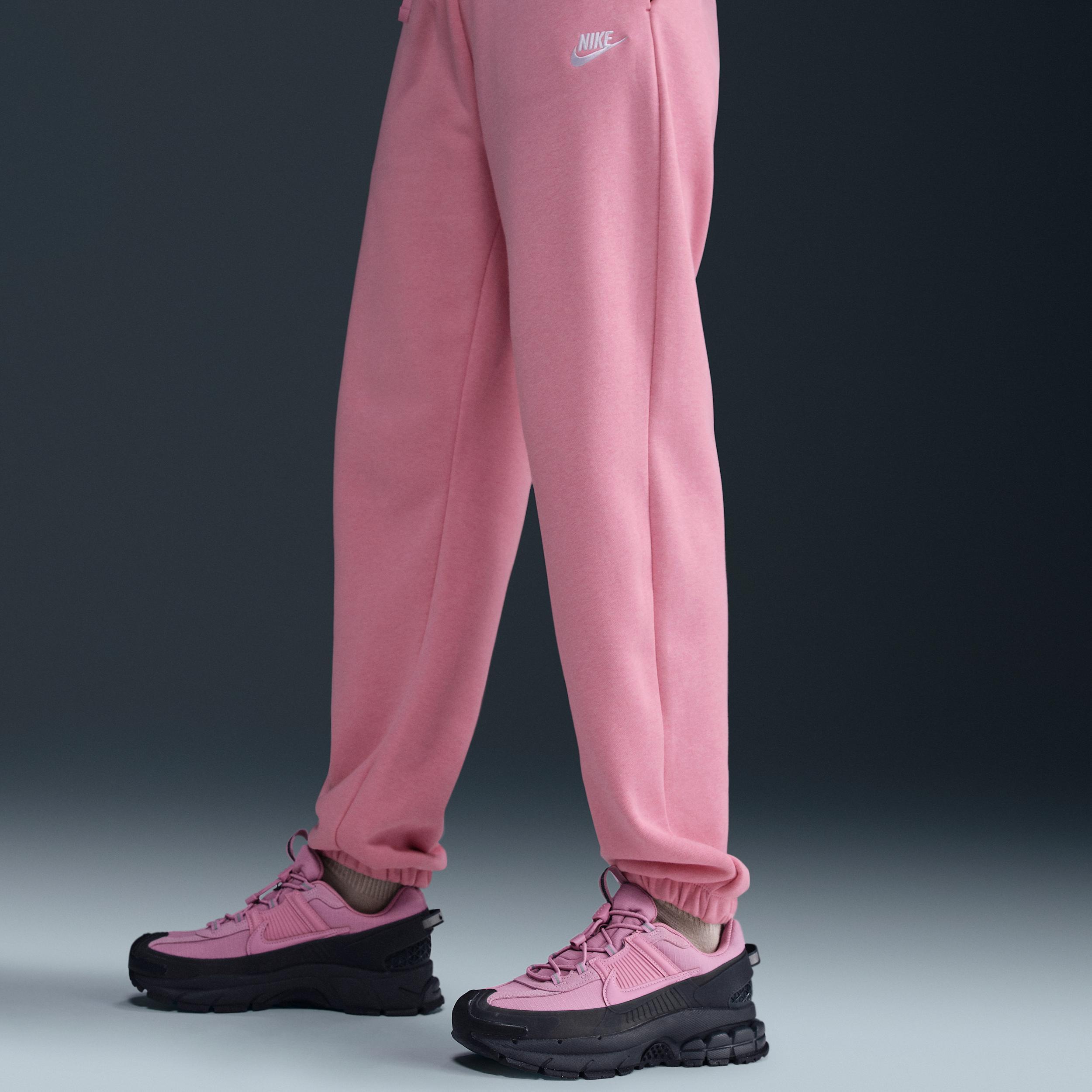 Women's Nike Sportswear Club Fleece Mid-Rise Oversized Sweatpants Product Image
