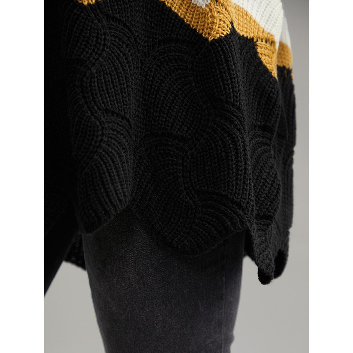 Plus Size Contrast Cut Out Batwing Sleeve Pullover Multicolor Women Casual Loose Long Sleeve V-neck Everyday Pullovers BloomChic 12/L Product Image