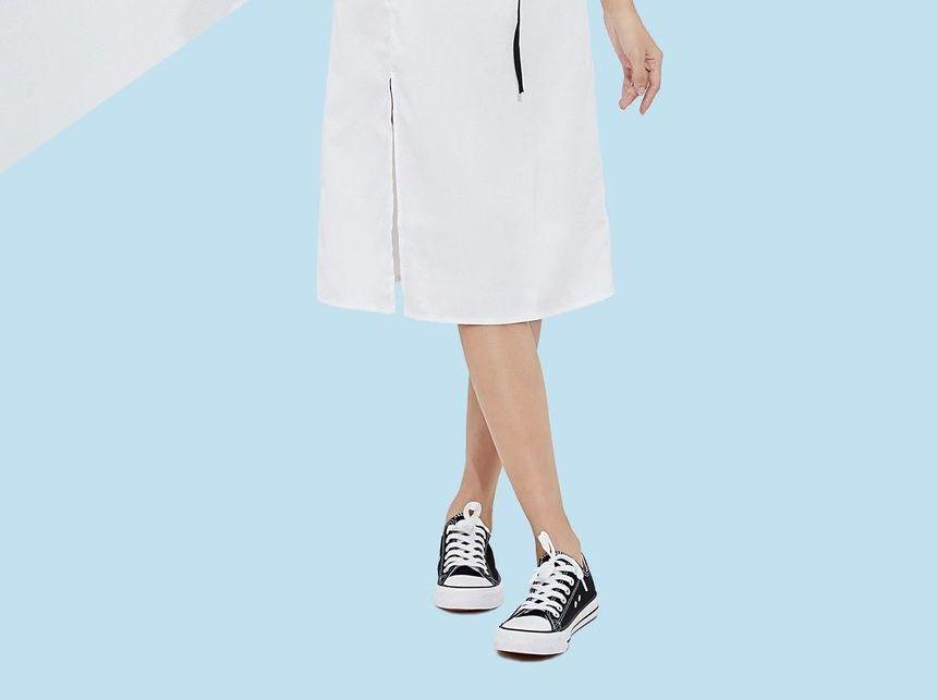 Contrast Trim Sleeveless Dress Product Image