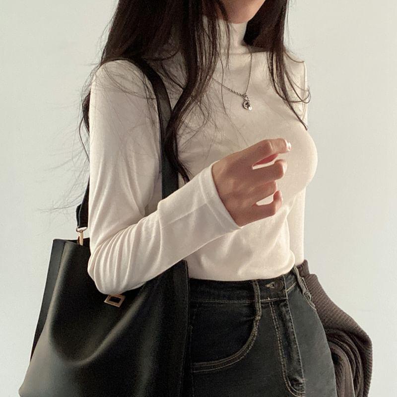 Long-Sleeve Mock Neck Plain T-Shirt Product Image